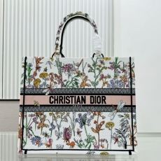 Dior Shopping Bags